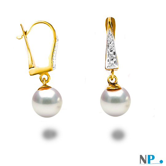 Boucles d'oreilles de perles de culture d'Akoya blanches en Or Jaune et Diamants